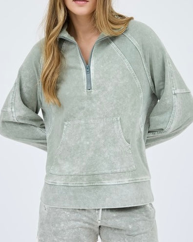 Washed 1/2 Zip Long Sleeve Sweatshirt